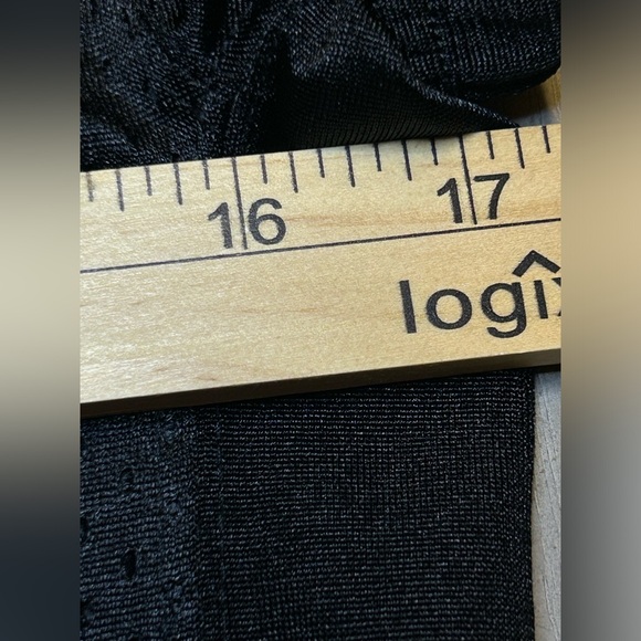 NIKE Football Jersey Boy's L Meshed ‎ Solid Black White Swoosh - Picture 6 of 7